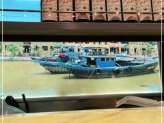 -大头虾越式风味餐厅(光明广场店)