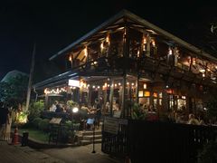 -Dash Teak House