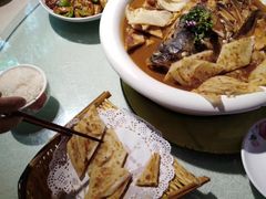 -阿三鱼头泡饼·家常菜