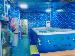 -开心岛婴儿游泳母婴用品店