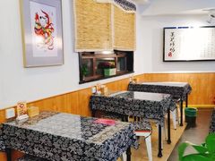 大堂-八两八金·莱芜特色炒鸡(市南漳浦路店)