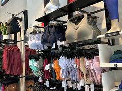 -lululemon(比斯特购物村店)