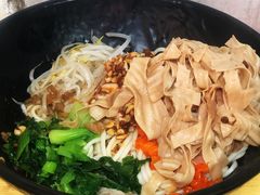 卤素肉-两勺子一碗口水鸡拌面