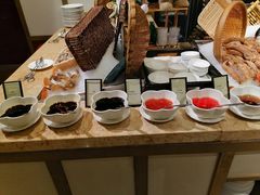 自助调料区-大中华希尔顿酒店-念自助餐·嗨啤·小龙虾