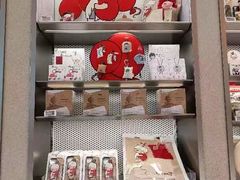 -泡泡玛特POPMART(黄岛新城吾悦店)