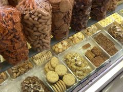 -红房子西点(汇联商厦天钥桥路店)