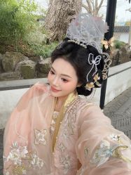 -一揽芳华汉服旗袍体验馆(拙政园店)