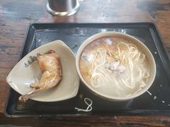 -亮亮面馆(经六路店)