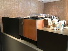 -星巴克(西藏路店)