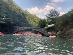 -安吉龙王山峡谷漂流