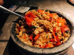当红小炒肉石锅饭-新白鹿餐厅(金鹰新街口店)