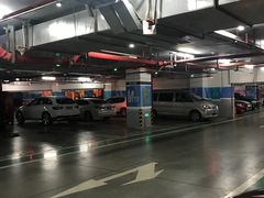 -苏宁广场-停车场