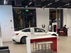 -TESLA 特斯拉(上海太古汇体验店)