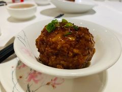 蛋黄狮子头-金春禧·鲁菜海鲜(延吉路万达店)