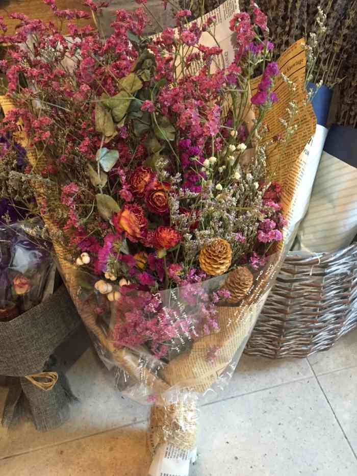墨家仓库(天然永生花店)-"无意中路过小墨家被门口的摆设和美丽的干花