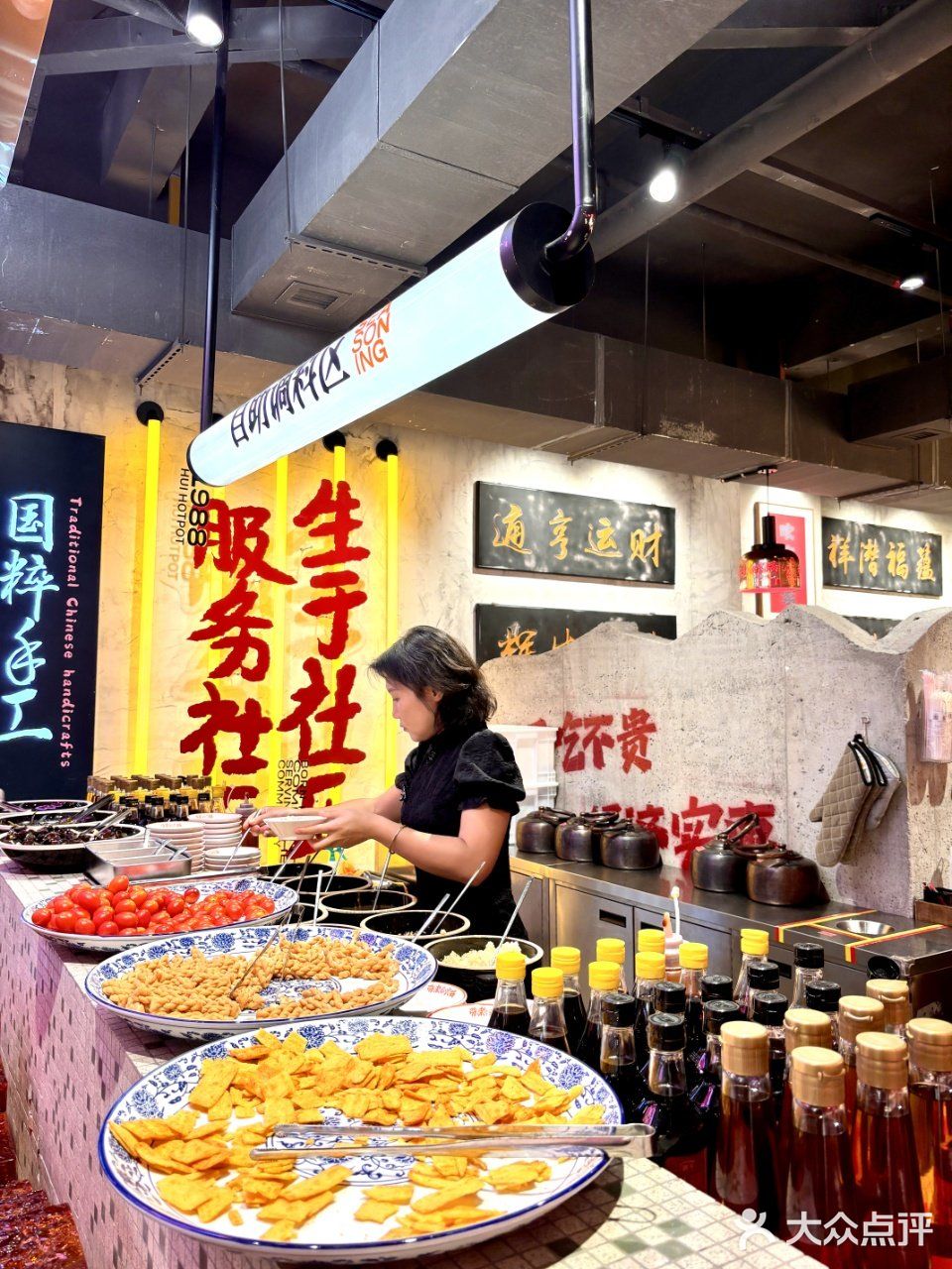 在深圳竟然也能吃到手工现炒底料的重庆火锅！