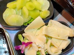 -鲜入围煮花胶鸡海鲜火锅