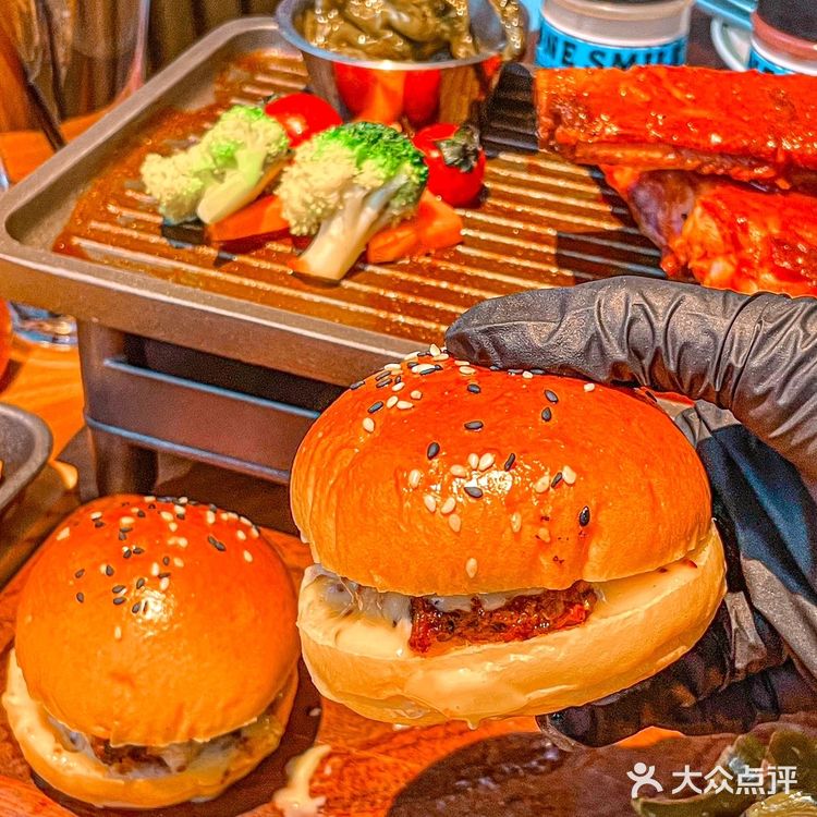 人生建议:来前海吃一顿美式烤肉…