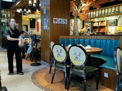 等位区-老长沙湘菜馆(凤凰路店)