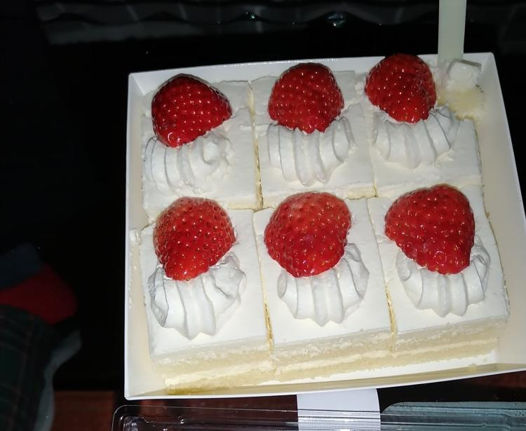 味多美(北桥地铁站店)-"这款草莓鲜奶蛋糕,总体来说还是挺好吃的,.
