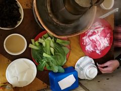 -洞庭洲·防空洞火锅·烧烤·铜锅涮肉(新百广场店)