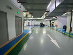 -新世界新丸中心-地下停车场