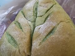 抹茶芋泥麻薯软欧面包-多乐之日(和平伊势丹店)