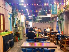 大堂-超越炭火牛蛙火锅鸡(河东店)
