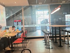 -麦当劳(轻轨曹杨路店)