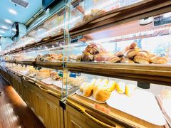 面包甜点陈列柜-新侨三宝乐面包店(崇文门店)