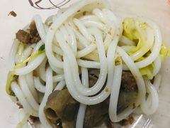 酸辣肥牛过桥米线-妈妈故事米线(市府恒隆店)