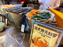 -广州万富希尔顿酒店·感趣自助餐厅·金秋蟹宴生蚝海鲜刺身