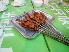 -布尔津河堤夜市