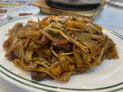 干炒牛河-明本湛江鸡•海鲜小厨(陈家祠店)