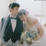 摄影师为了拍完这对客人，已经用光了她所有会的英语