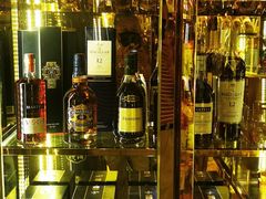 餐具摆设-御龙阁海鲜酒楼