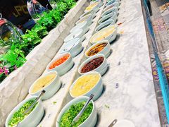 自助调料区-火锅岛潮牌自助餐厅(天津天佑城店)