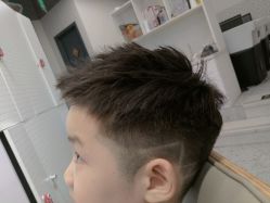 -PE SALON 
