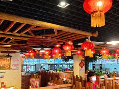 大堂-靠山屯东北农家菜(八龙桥雅苑店)