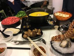 -鲜入围煮花胶鸡海鲜火锅