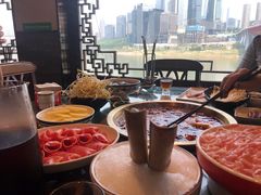 -小天鹅火锅·一线江景洪鼎旗舰店(洪崖洞店)