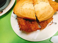 猪扒包-胜利茶餐室