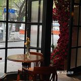 对勒！这是成都才有勒“日咖☕️晚酒🥂”