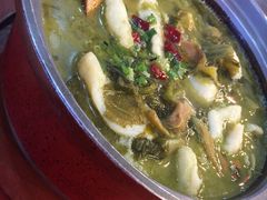 -周鱼小馆石锅酸菜鱼(活力汇店)