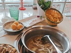 -喃喃椰·糟粕醋·椰子鸡火锅(七堡花园店)