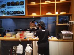 -万和春排骨砂锅米饭(新业广场店)