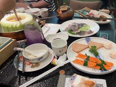 -得意咚瓜·顺德鱼生·冬瓜火锅(深圳首店)