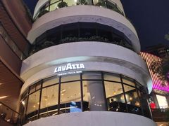 -瑞虹新天地月亮湾