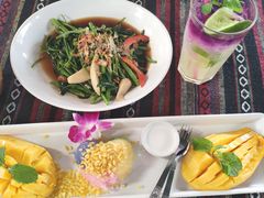 -Tikky Cafe
