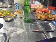 -马路牙子烧烤音乐酒馆(望京店)